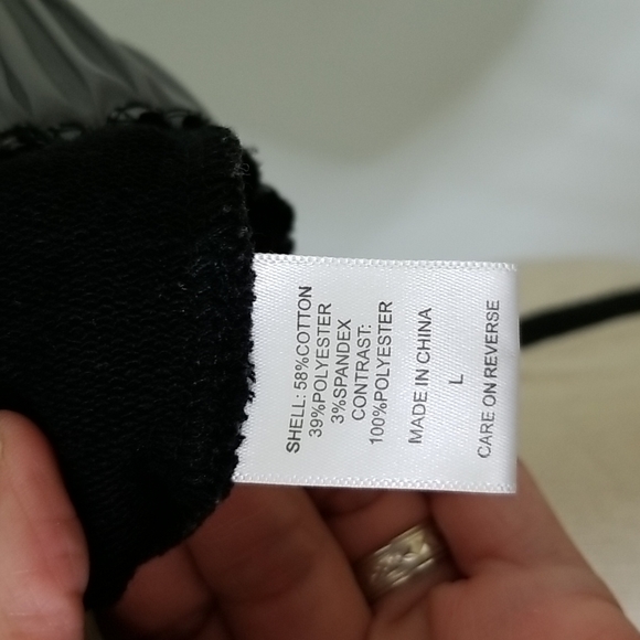 Black, crop, hooded, I am a warrior top - Picture 9 of 13